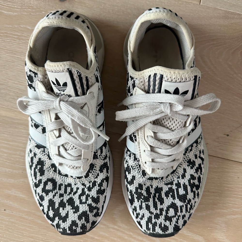 Adidas leopard print sneakers - Picture 2 of 4